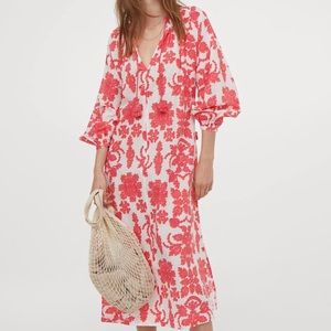 BNWT H&M Embroidered Kaftan Size Large.